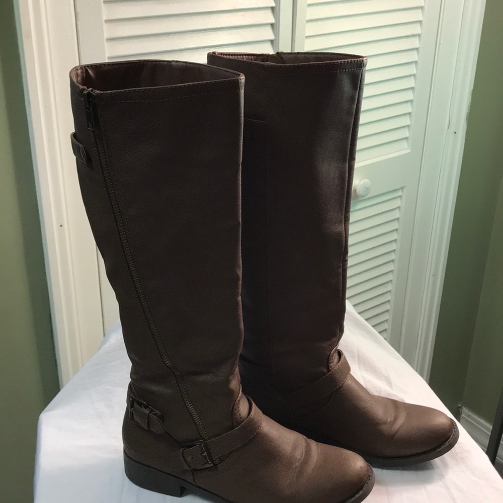 Riding boots